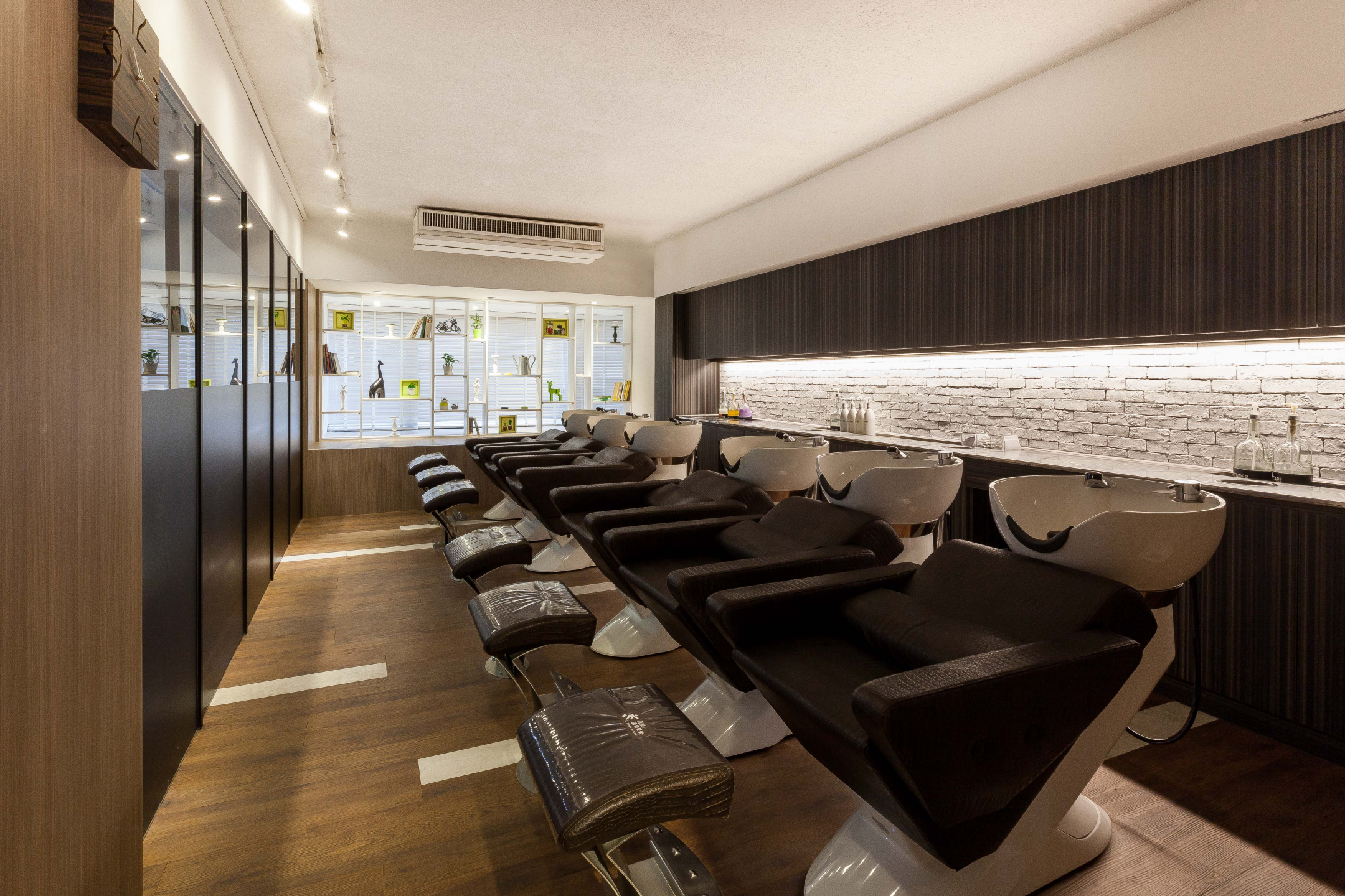 HAPPY HAIR-V SALON