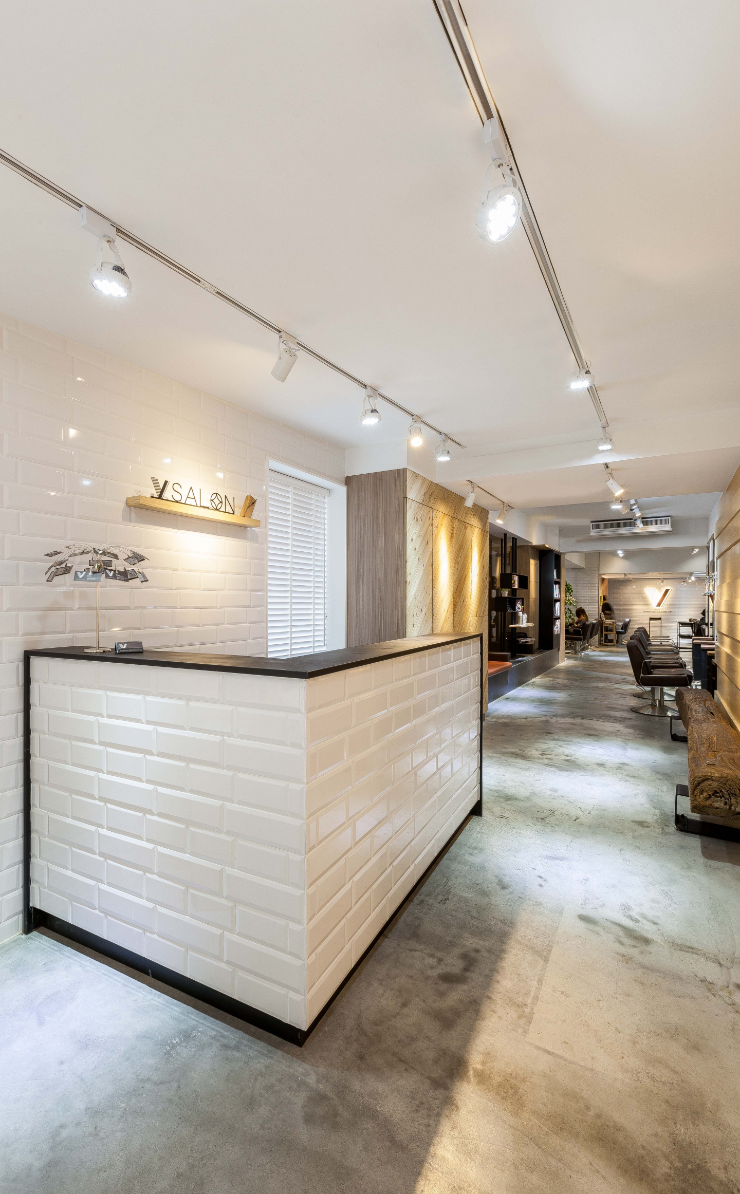 HAPPY HAIR-V SALON