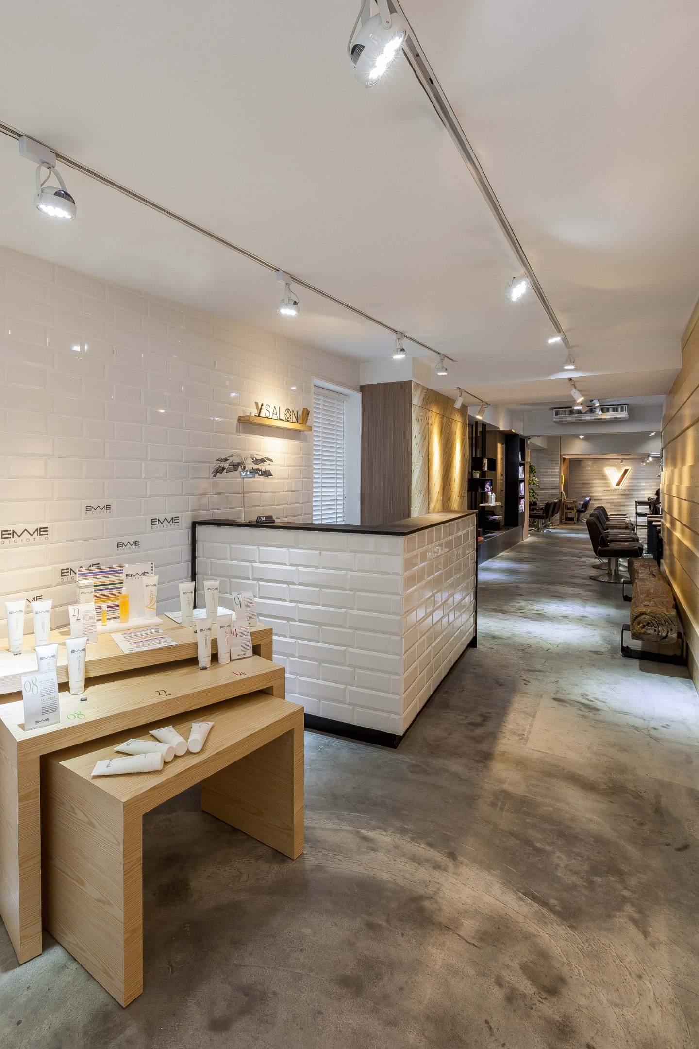 HAPPY HAIR-V SALON