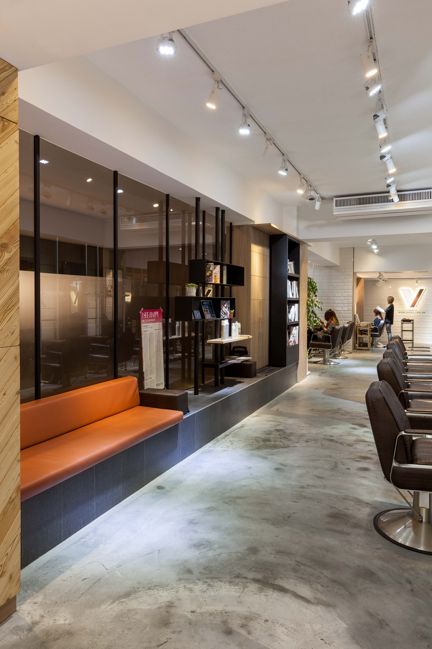 HAPPY HAIR-V SALON