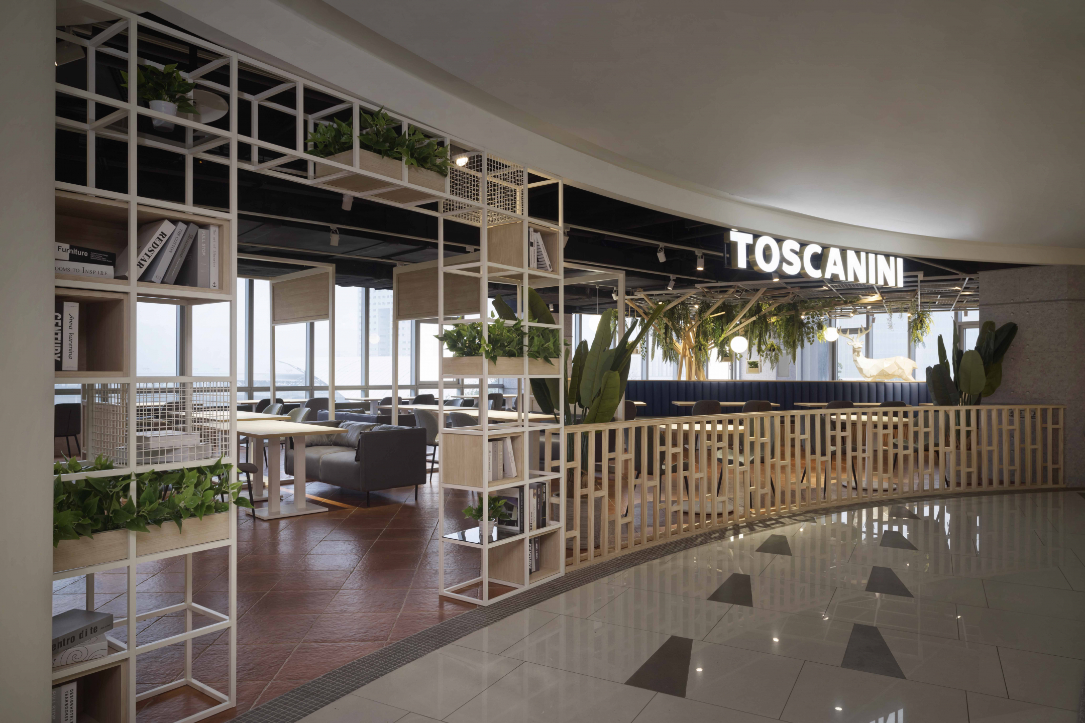 托斯卡尼尼-高鐵館